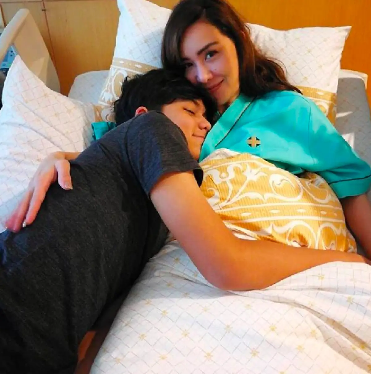 แอดมิทโรงพยาบาล “นิโคล” หลังปวดท้องตลอดเป็นปี ไร้เงา “ศรราม”