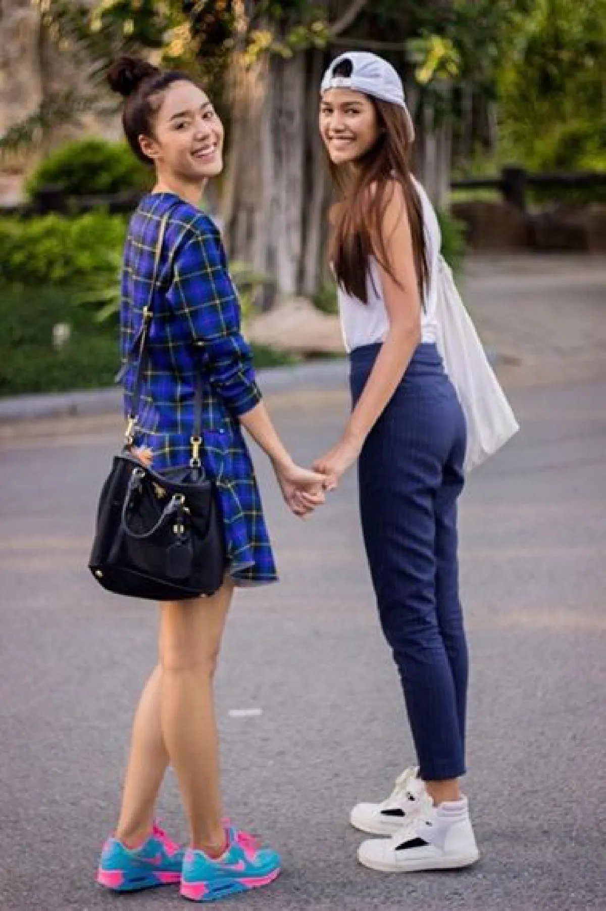 เป๊ะทุกมุม! ส่องภาพ “นิต้า” พี่สาวคนสวยของ “แนท อนิพรณ์”