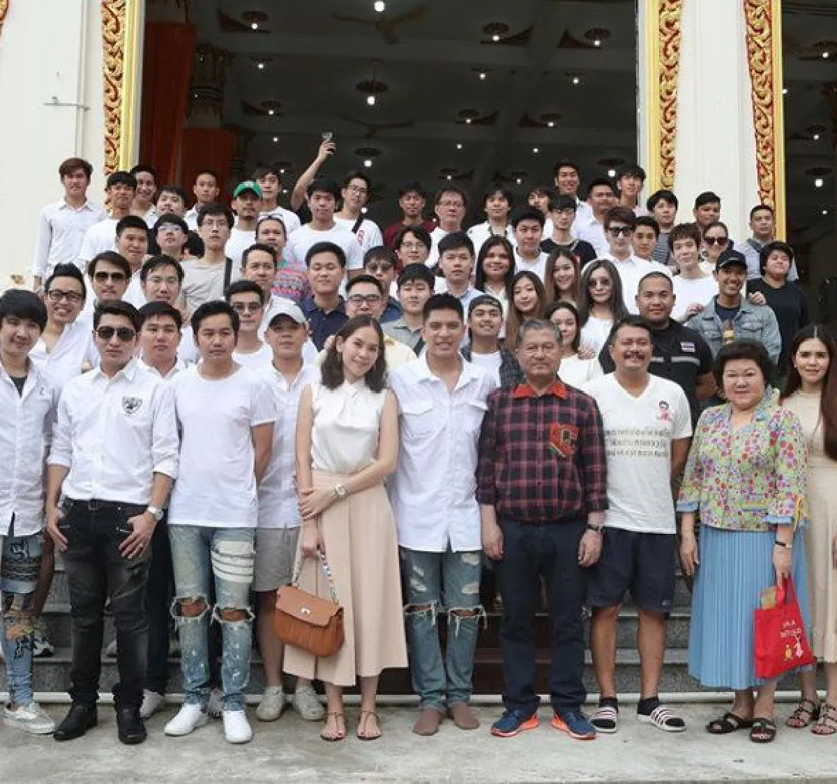 สุดอบอุ่น! "ปู่เฉลิม" นำครอบครัวอยู่บำรุงทำบุญวันเกิด "หลานกาโม่"