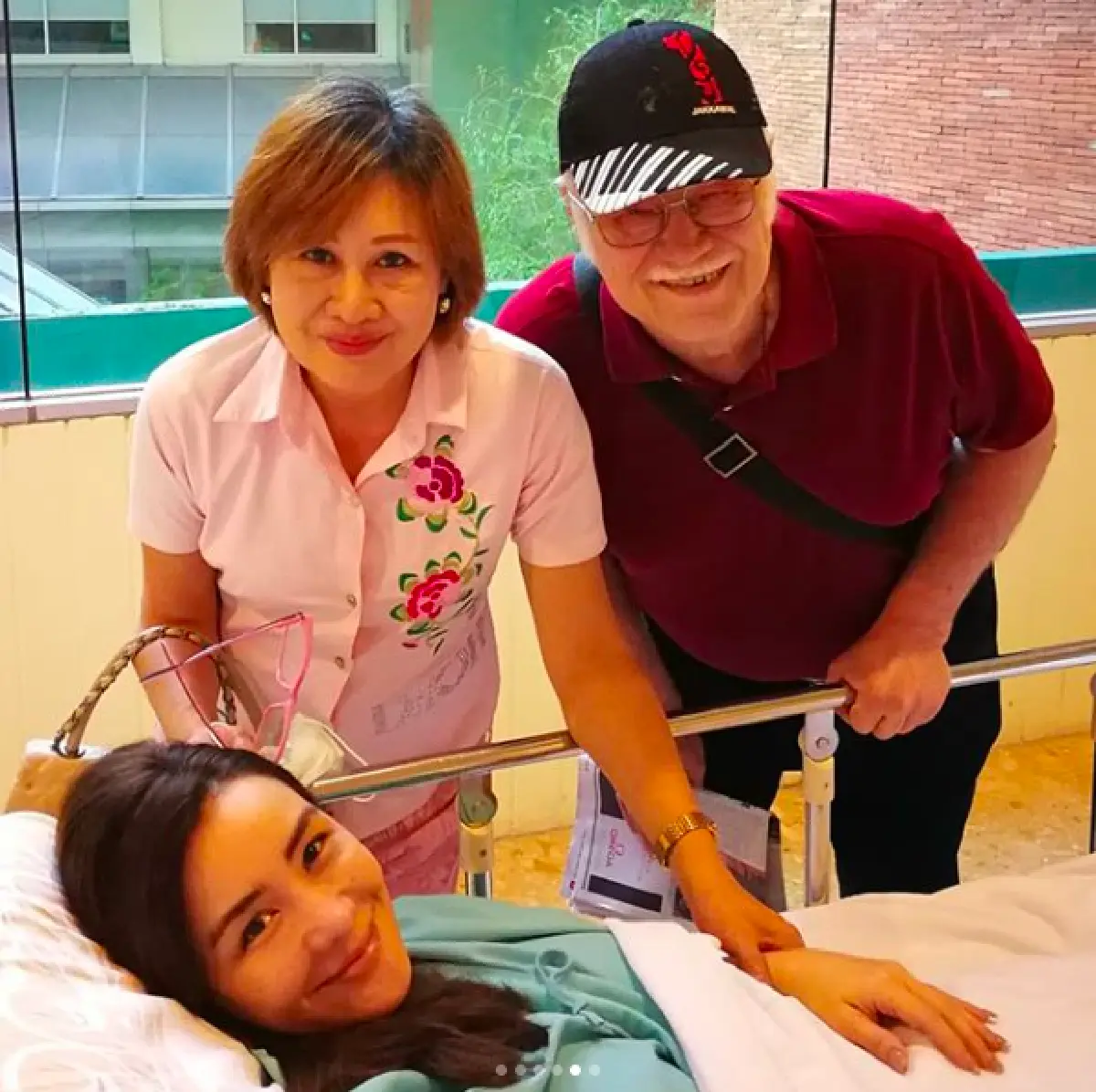 แอดมิทโรงพยาบาล “นิโคล” หลังปวดท้องตลอดเป็นปี ไร้เงา “ศรราม”