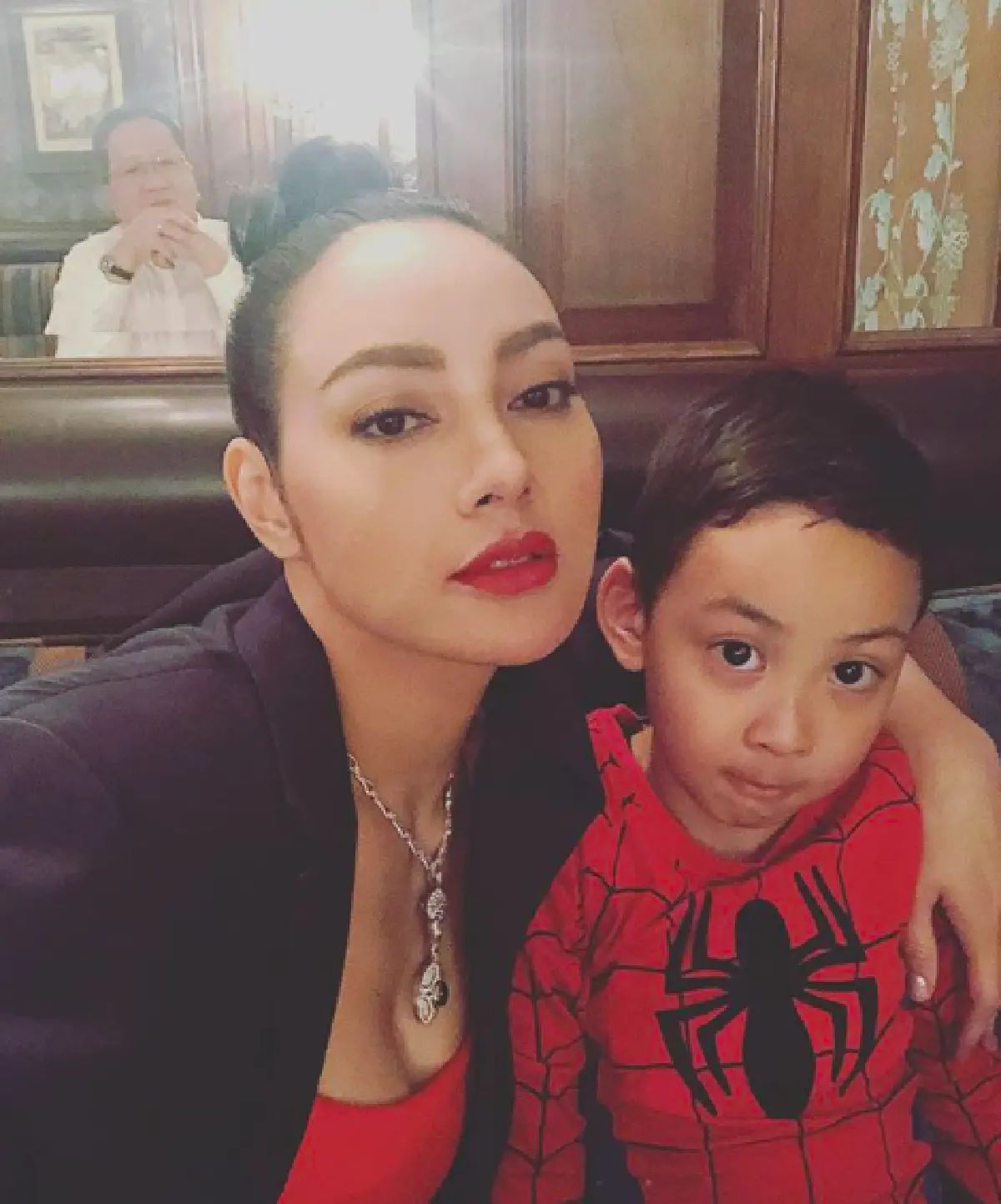 “แม่ตั๊ก” ไม่ขอเข้าข้าง"น้องข้าวหอม” หลังไปกวนเพื่อน จนถูกเพื่อนหยิก-จิก