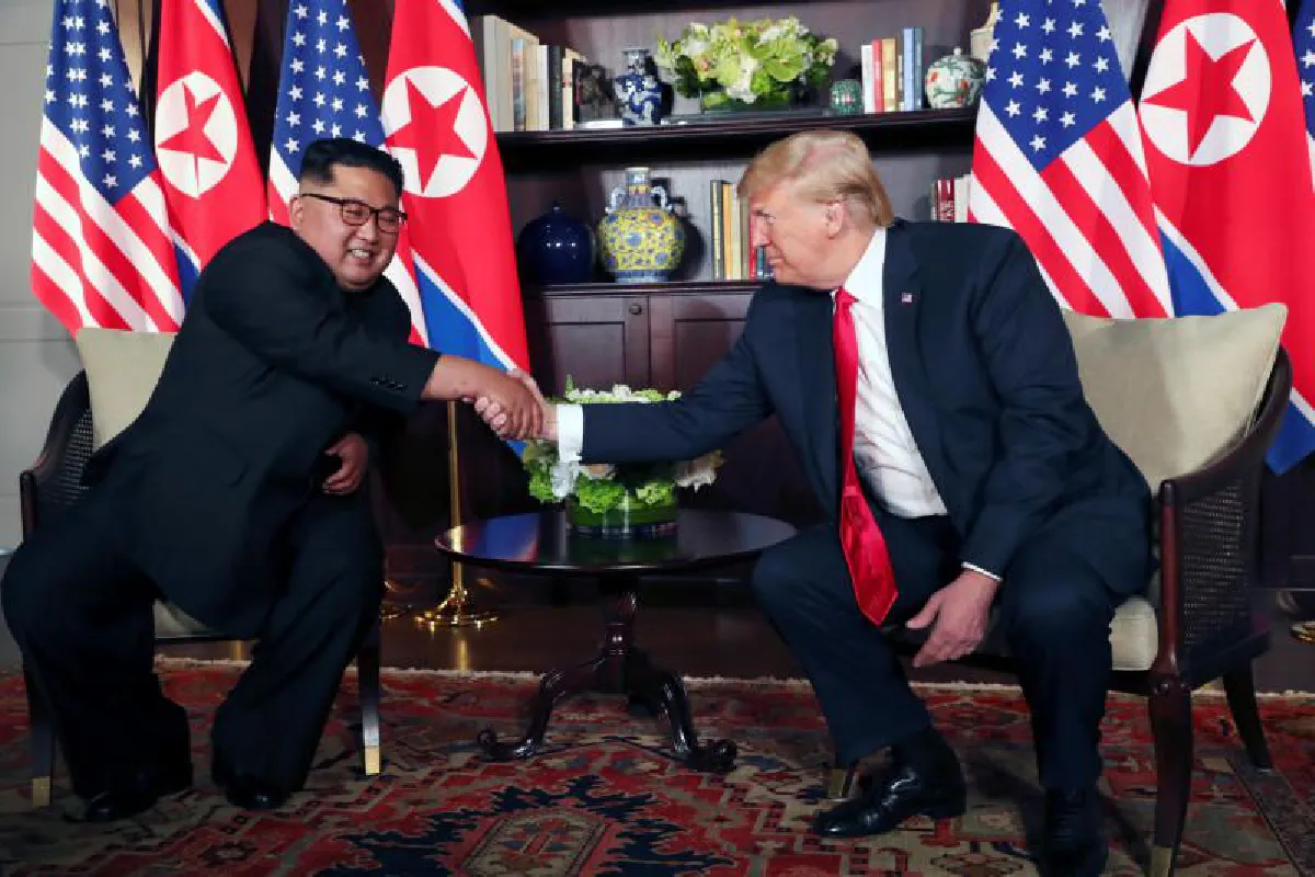 "ทรัมป์-คิม"จับมือพบกันครั้งประวัติศาสตร์