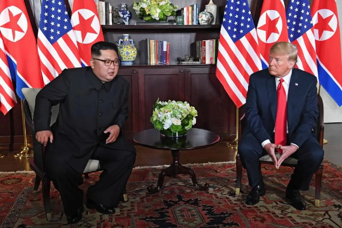 "ทรัมป์-คิม"จับมือพบกันครั้งประวัติศาสตร์