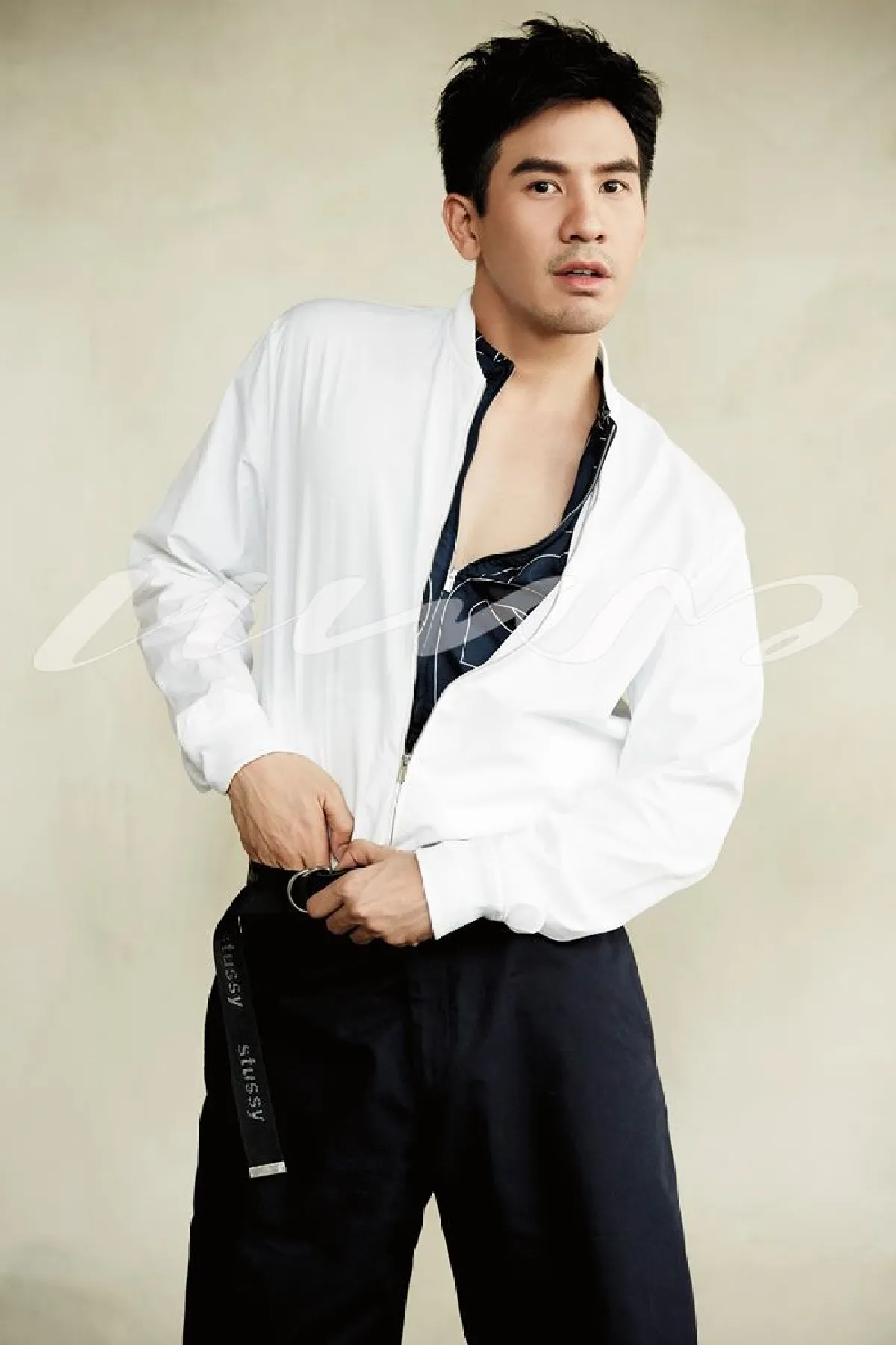 หล่อละมุนที่สุด! โป๊ป ธนวรรธน์ ทำเอาแฟนๆใจละลาย ถ่ายแบบขึ้นปกแพรว