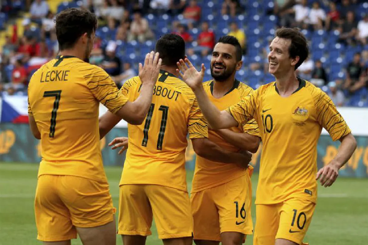 20 ปีที่รอ... ‘ตราไก่’ สตาร์ล้นทีม