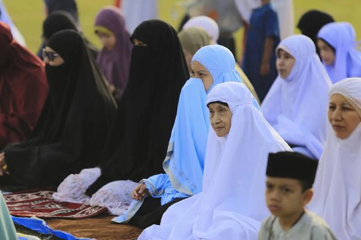 ชายไทยมุสลิมฉลองวันออกบวชสิ้นสุดเดือนรอมฎอน