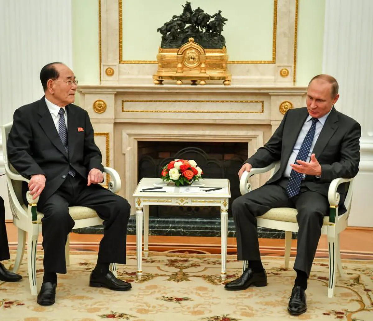 เกมส์การเมืองในสนามฟุตบอลโลก