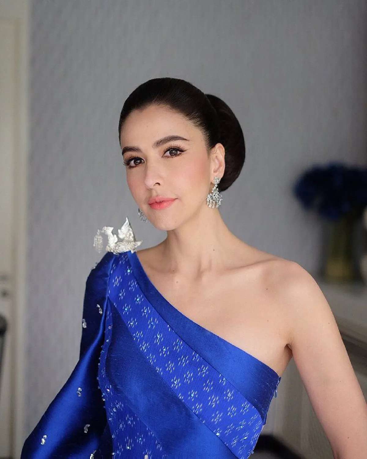 สะกดทุกสายตา! ศรีริต้า เจนเซ่น อวดลุคสวยสง่าในชุดผ้าไทย