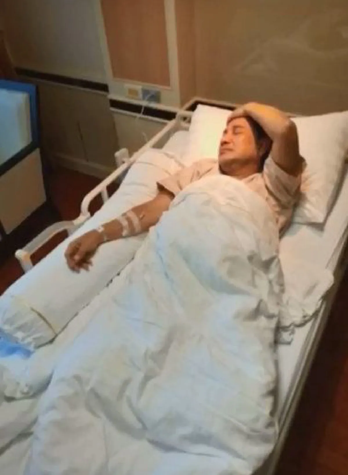 แพทย์ตัดลำไส้ "เอกชัย" 45 เซนติเมตร หลังถูกหามส่งโรงพยาบาลด่วน