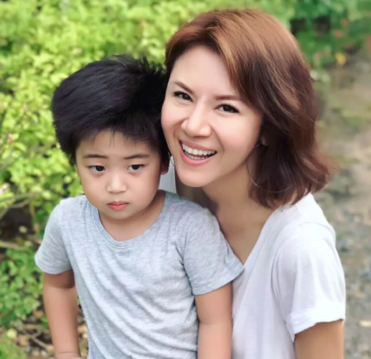 ชีวิตที่ลงตัว “สุ่ย พรนภา” กับครอบครัวแสนอบอุ่น ในวัย 44  ปี