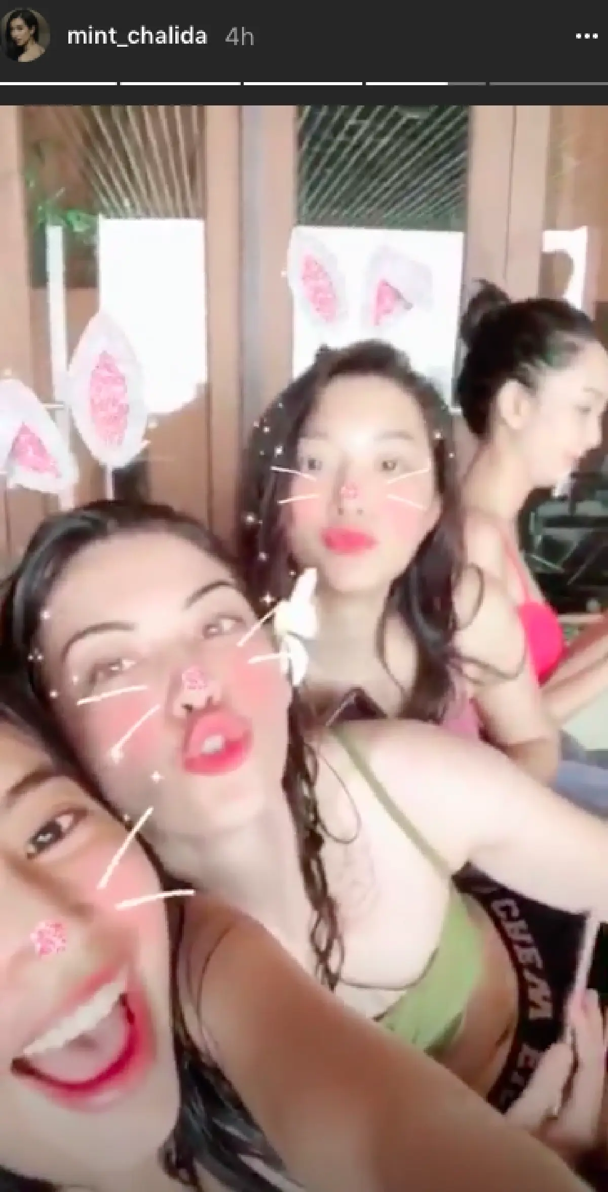 นางเอกตัวท็อป “แต้ว-แมท-มิว-มิ้นต์” รวมตัวเที่ยวทะเลภูเก็ต พร้อมอวดความเซ็กซี่เบาๆ
