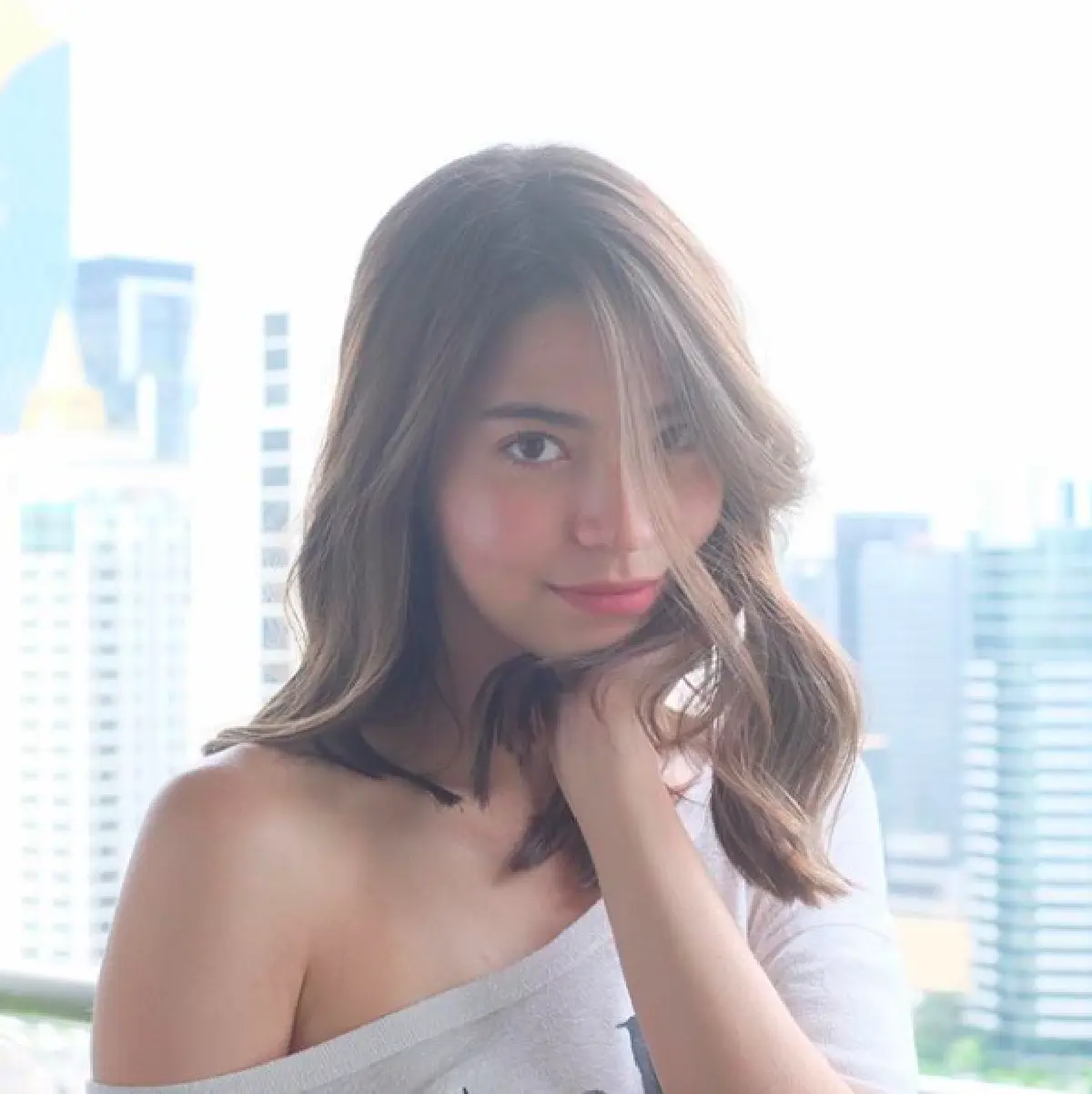 แซบไฟลุก! ”มารีน่า” อวดหุ่นเป๊ะ ในชุดบิกินี่สีแดงสด