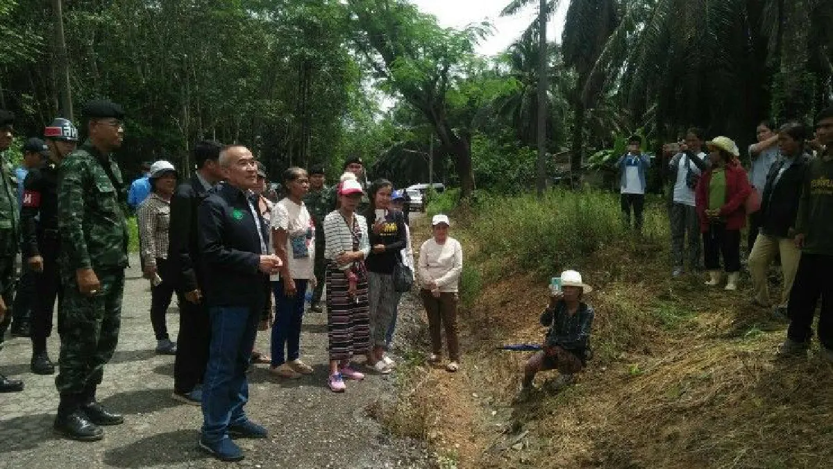 เกษตรฯบุกติดคำสั่งยึดคืนที่ดิน6พันไร่จากนายทุนสวนปาล์มชุมพร