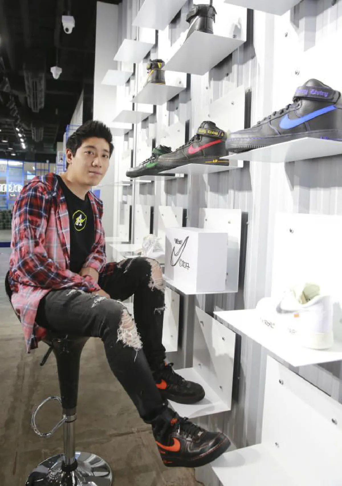 นิธิทัศน์ แสวงสัตย์ 'สนีกเกอร์' คู่นี้เป็นมากกว่ารองเท้า