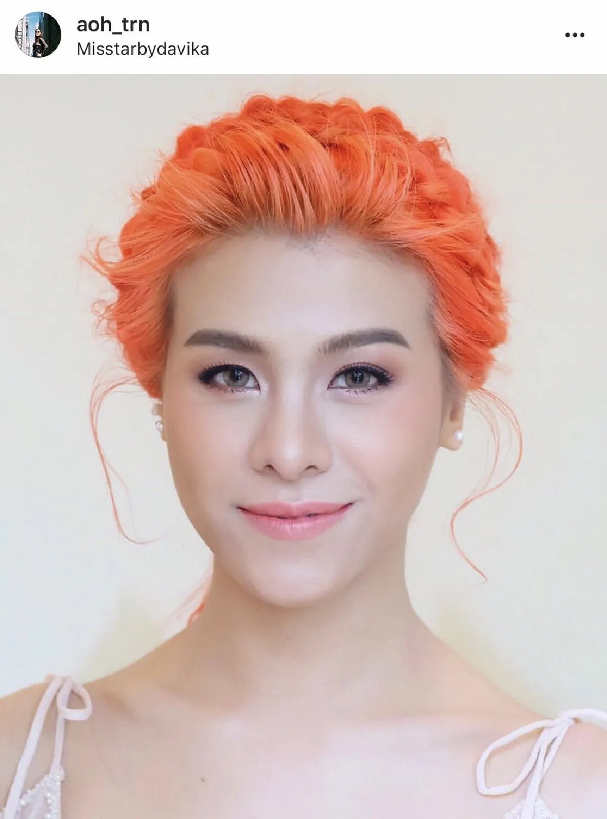 จัดเต็มในวันสำคัญ! พะแพง AF4 ย้อมผมสีส้มแป๊ดเข้าพิธีวิวาห์ แป๊บ Sweet Mullet