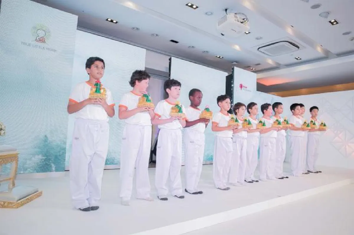 สามเณรปลูกปัญญาธรรม นานาชาติ