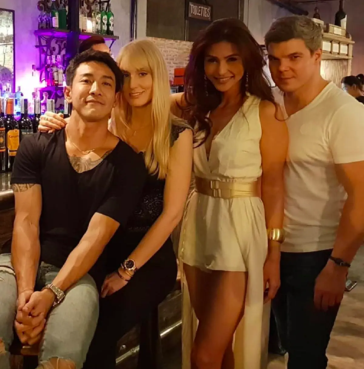 คนนี้หรือป่าว!? “บอย” โพสต์ภาพแนบชิดสาวฝรั่ง เพื่อนสนิทแห่แซวหนัก