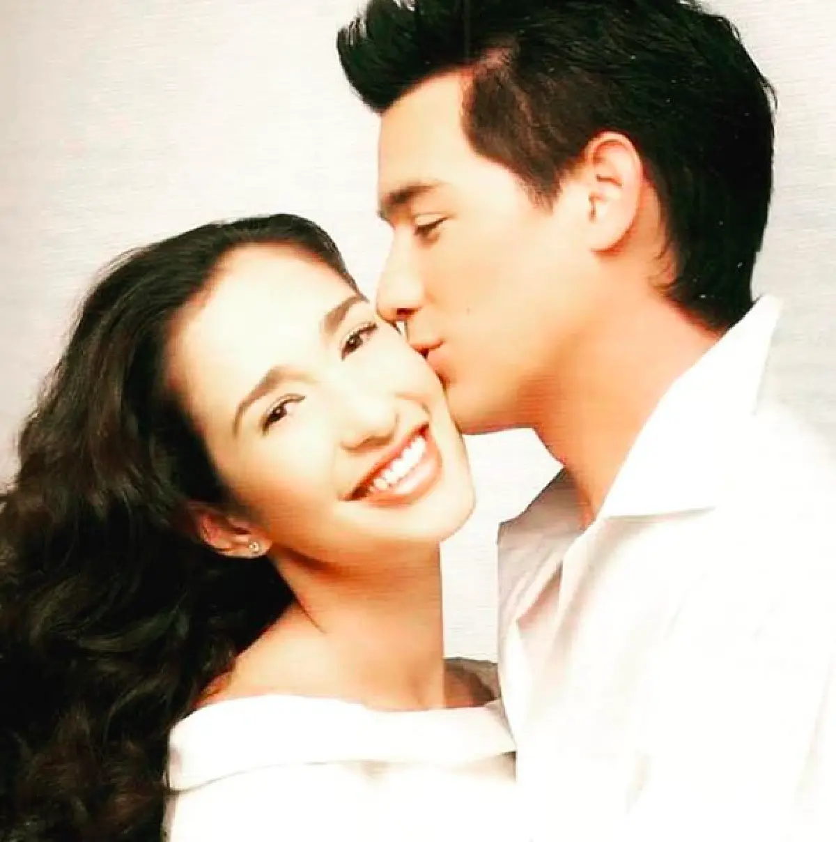 ครบรอบแต่งงาน 12 ปี “วิลลี่-เยลหลี” ขอบคุณกันและกันอย่างหวานซึ้ง