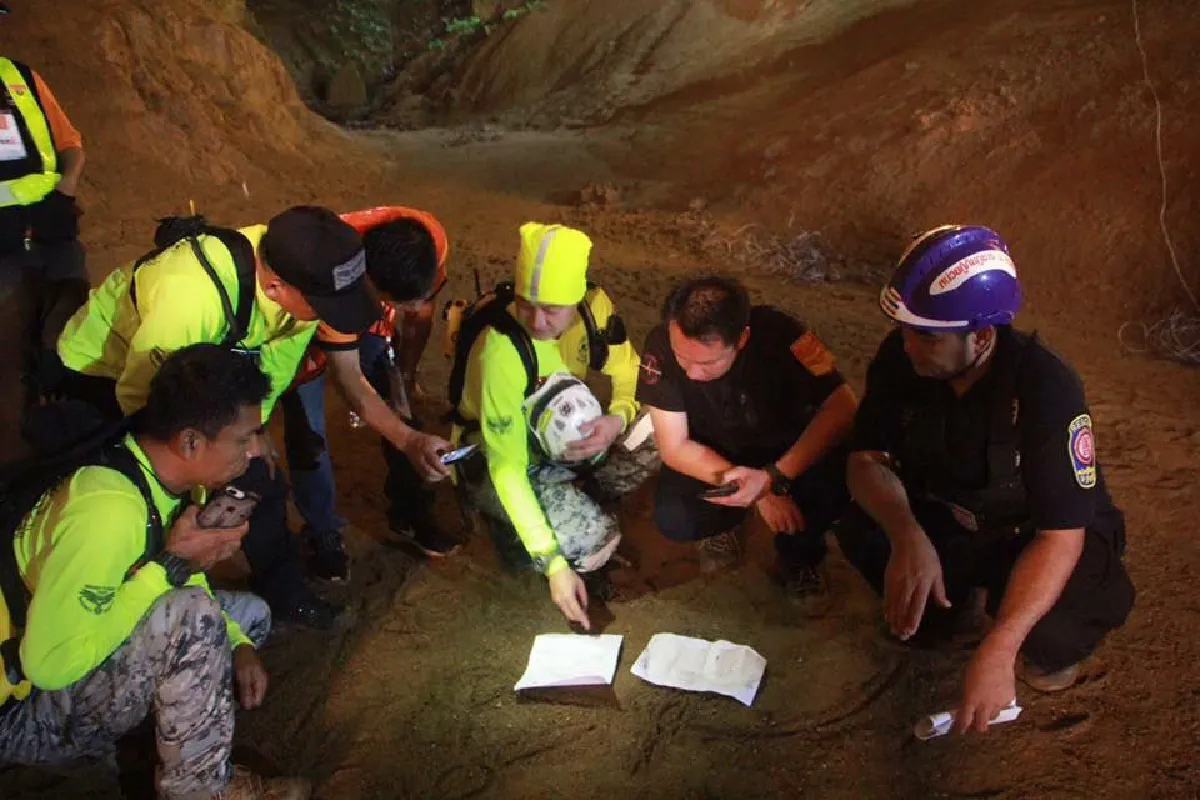 “เล็ก ฝันเด่น” นำทีมกู้ภัย ช่วยตามหา "13 ชีวิต" ในถ้ำหลวง