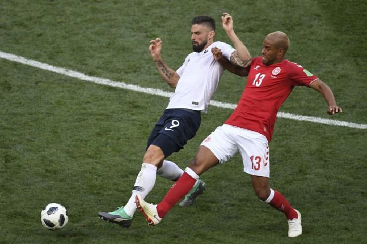 "ตราไก่" เจ๊าโคนม 0-0 จูงมือเข้ารอบ "ตราไก่" เจ๊าโคนม 0-0 จูงมือเข้ารอบ
