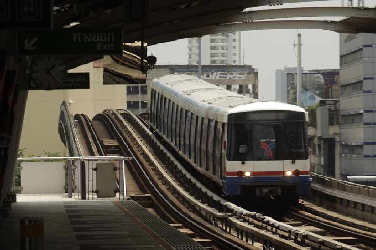 เผื่อเวลาเดินทาง!รถไฟฟ้าBTSขัดข้องเคลื่อนขบวนช้า เผื่อเวลาเดินทาง!รถไฟฟ้าBTSขัดข้องเคลื่อนขบวนช้า