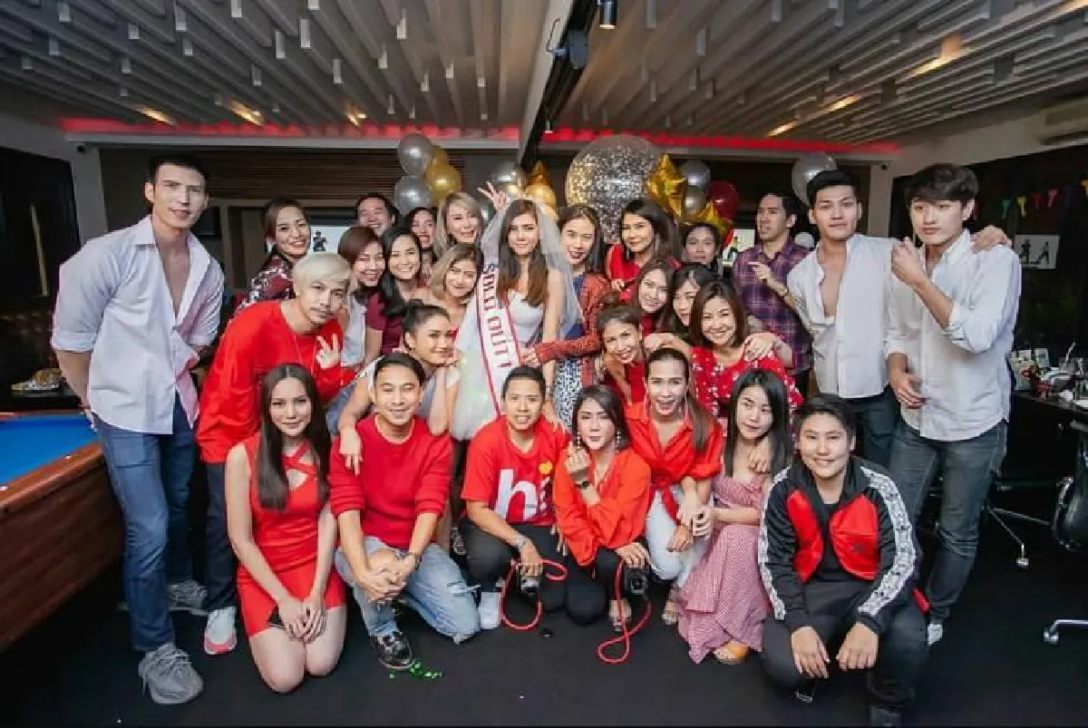 ส่องปาร์ตี้สละโสด อุ้ม ลักขณา ว่าที่เจ้าสาวสุดแซ่บคนต่อไป