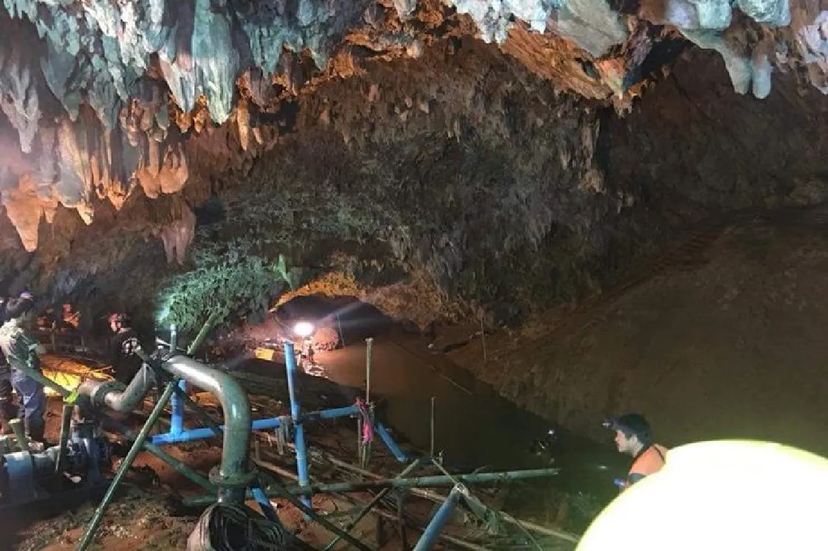 ลุ้นปฏิบัติการช่วย13ชีวิตถ้ำหลวง จนท.เร่งทำงาน24ชม.