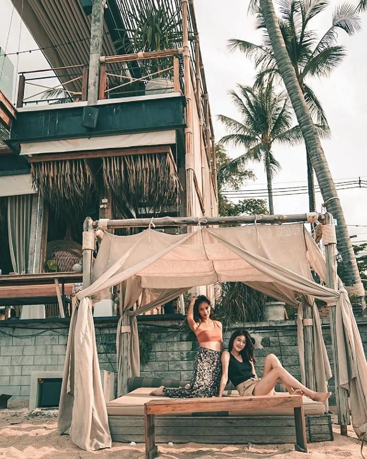 เซ็กซี่ขึ้นเรื่อยๆ! แก้ว จริญญา อวดหุ่นเป๊ะขาเรียวสวยในชุดวันพีซ