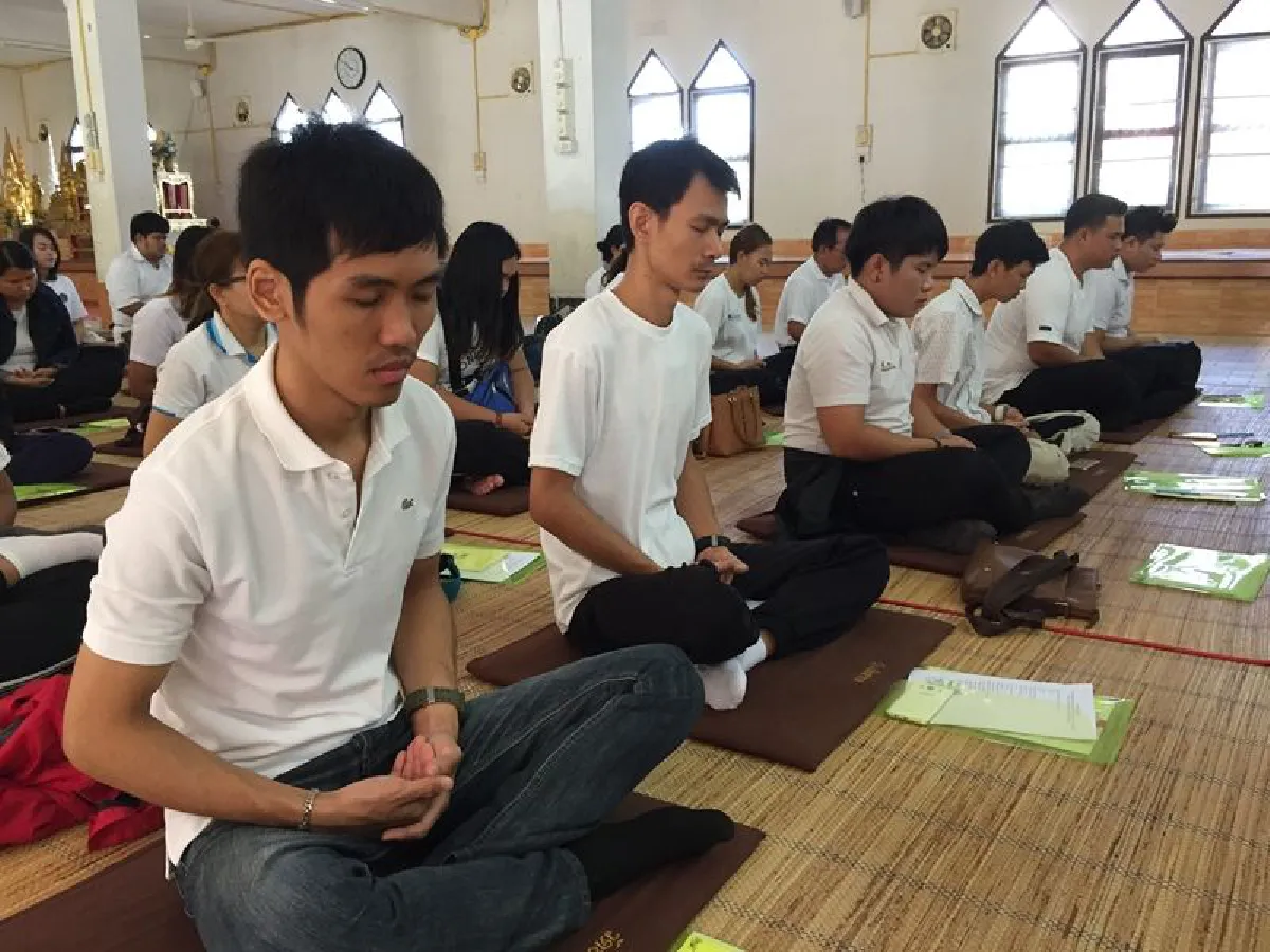 นศ.ม.ราชภัฎสุรินทร์ร้องเพลงศรัทธาส่งใจให้ทีมหมูป่าติดถ้ำหลวงปลอดภัย