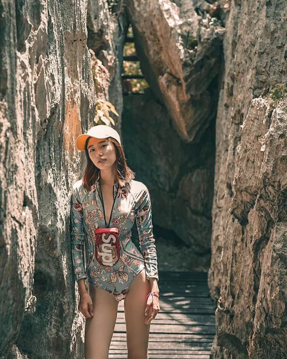 เซ็กซี่ขึ้นเรื่อยๆ! แก้ว จริญญา อวดหุ่นเป๊ะขาเรียวสวยในชุดวันพีซ