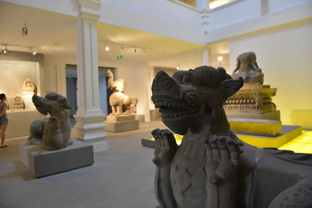 ด่าหนัง ประตูสู่เวียดนามกลาง