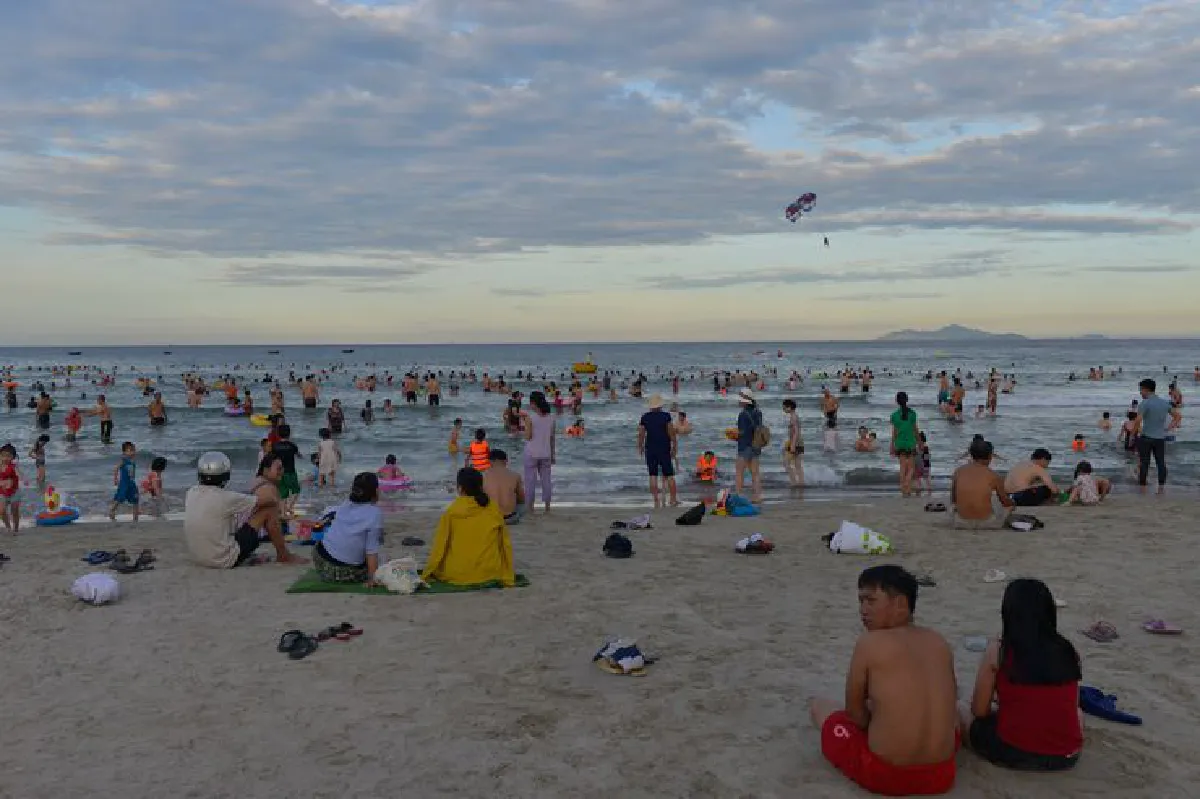 ด่าหนัง ประตูสู่เวียดนามกลาง