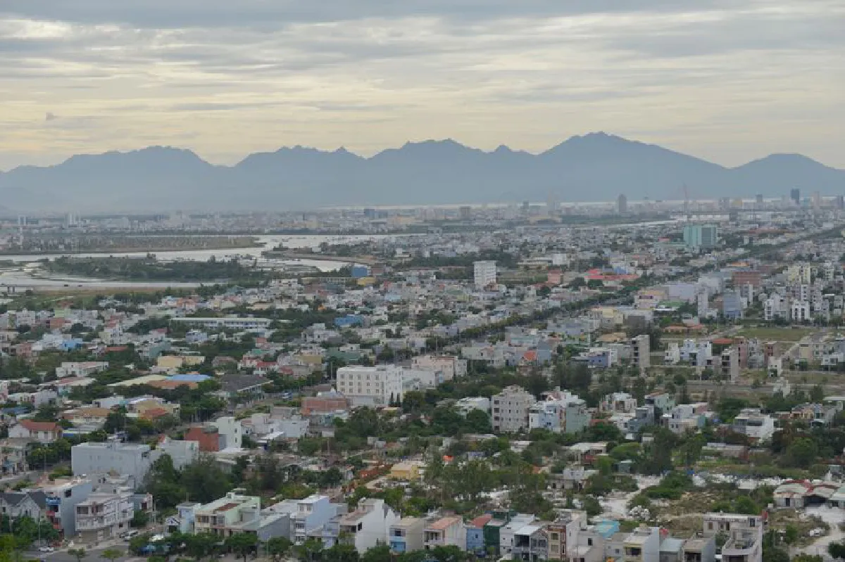 ด่าหนัง ประตูสู่เวียดนามกลาง