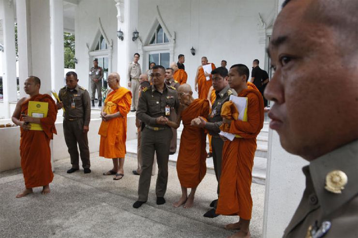 ร่าง พรบ.สงฆ์ บนความกังวลของชาวพุทธ ร่าง พรบ.สงฆ์ บนความกังวลของชาวพุทธ
