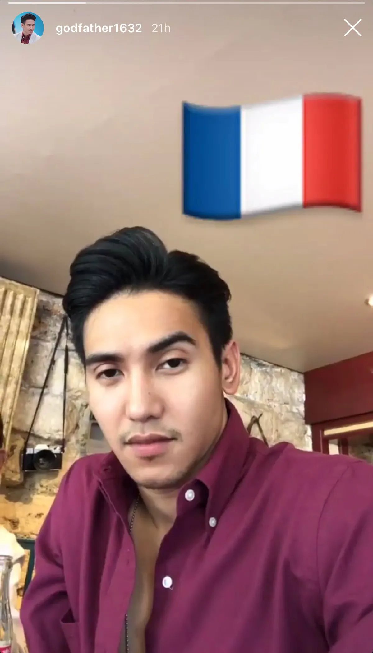 ส่องภาพ “ก็อต จิรายุ” ใส่ชุดไทยร่วมสมัย เดินชมพระราชวังแวร์ซาย