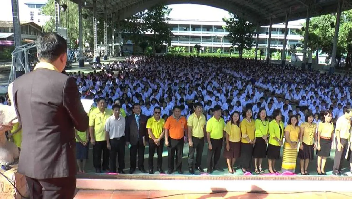 นักเรียนทั่วไทยดีใจเจอหมูป่าขอให้ออกจากถ้ำอย่างปลอดภัย