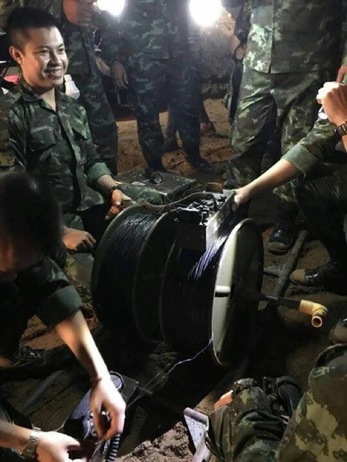 เก่าแต่เก๋า!รู้จักโทรศัพท์สนามเทคโนโลยียุคสงครามเวียดนามที่ถูกนำมาใช้ในภารกิจช่วยทีมหมูป่า