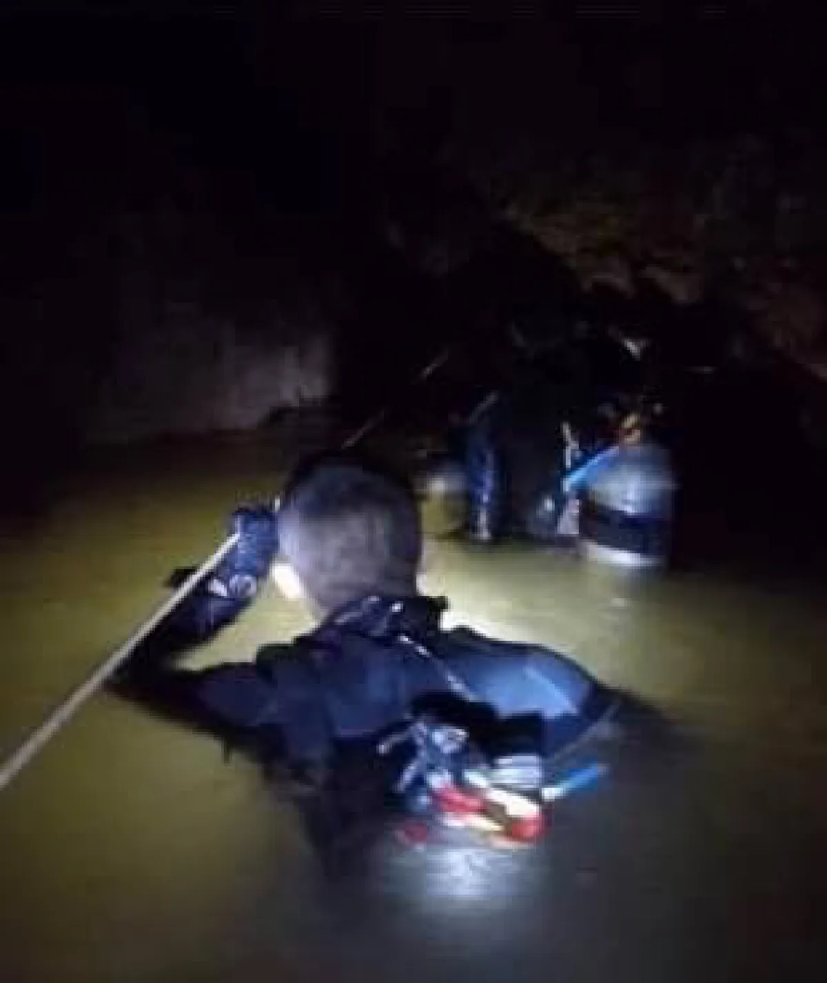 "โค้ชเอก"ยังมีอาการอิดโรย ทีมหมูป่าบอกอยากกินข้าวแล้ว