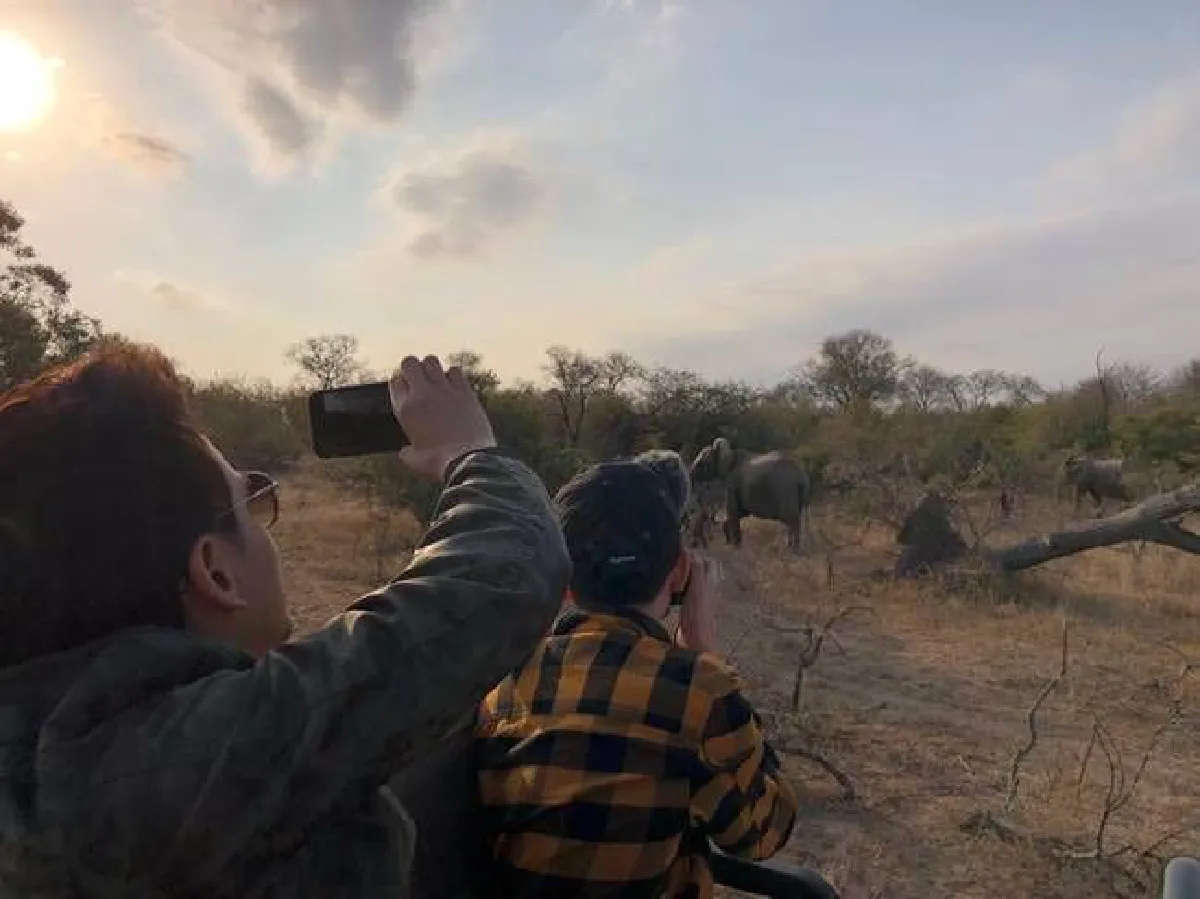 ส่องทริปลุยๆ ฟลุค-นาตาลี พา น้องอชิ เข้าป่าที่แอฟริกาใต้