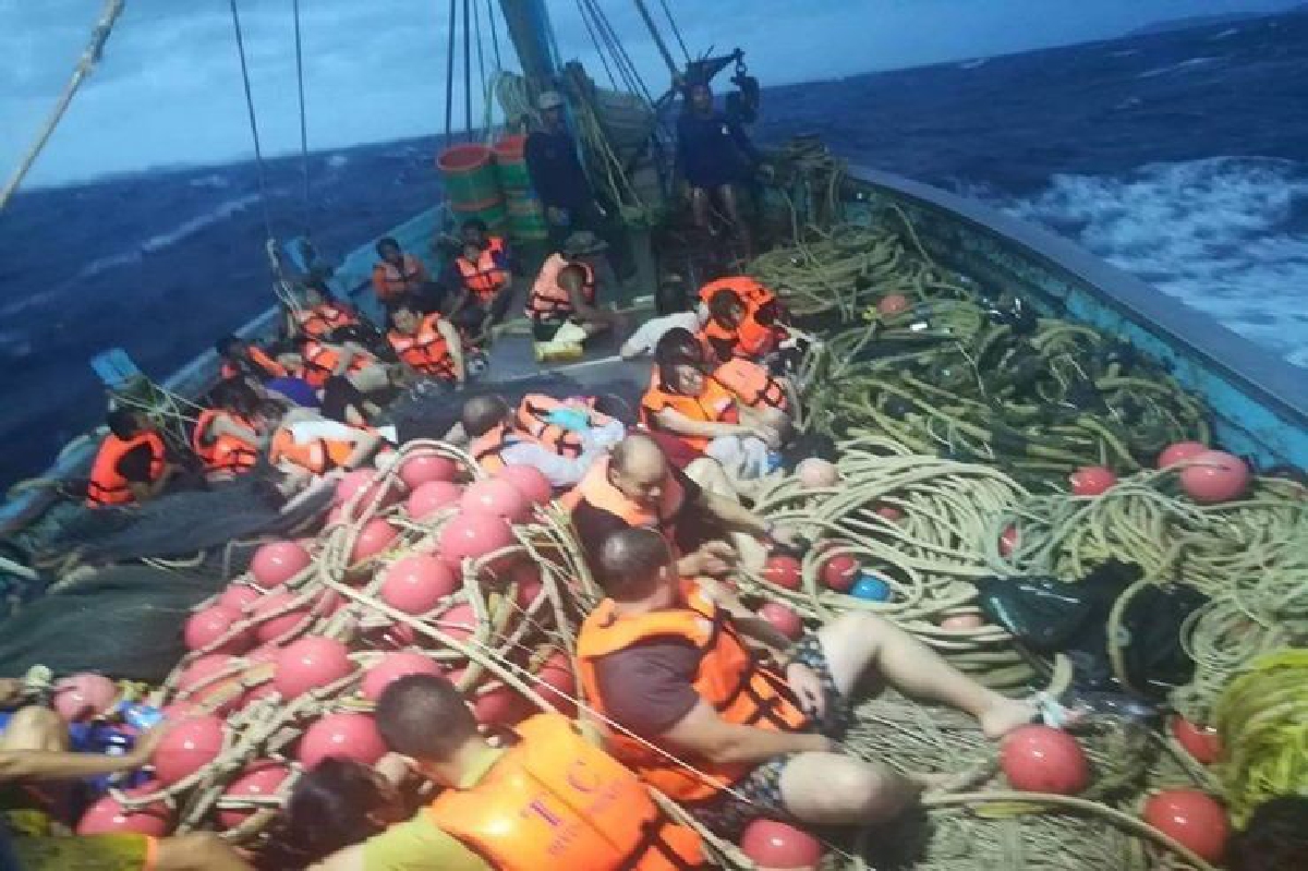 เรือล่มภูเก็ตเสียชีวิต 1 ราย สูญหาย 58 คน เรือล่มภูเก็ตเสียชีวิต 1 ราย สูญหาย 58 คน