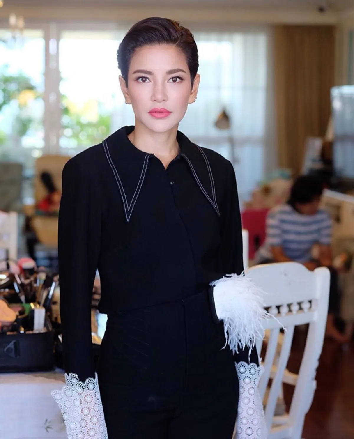 เป๊ะปังกว่าเดิม! อ้อม พิยดา หั่นผมสั้นสวยเท่กระชากวัย 43 ปี