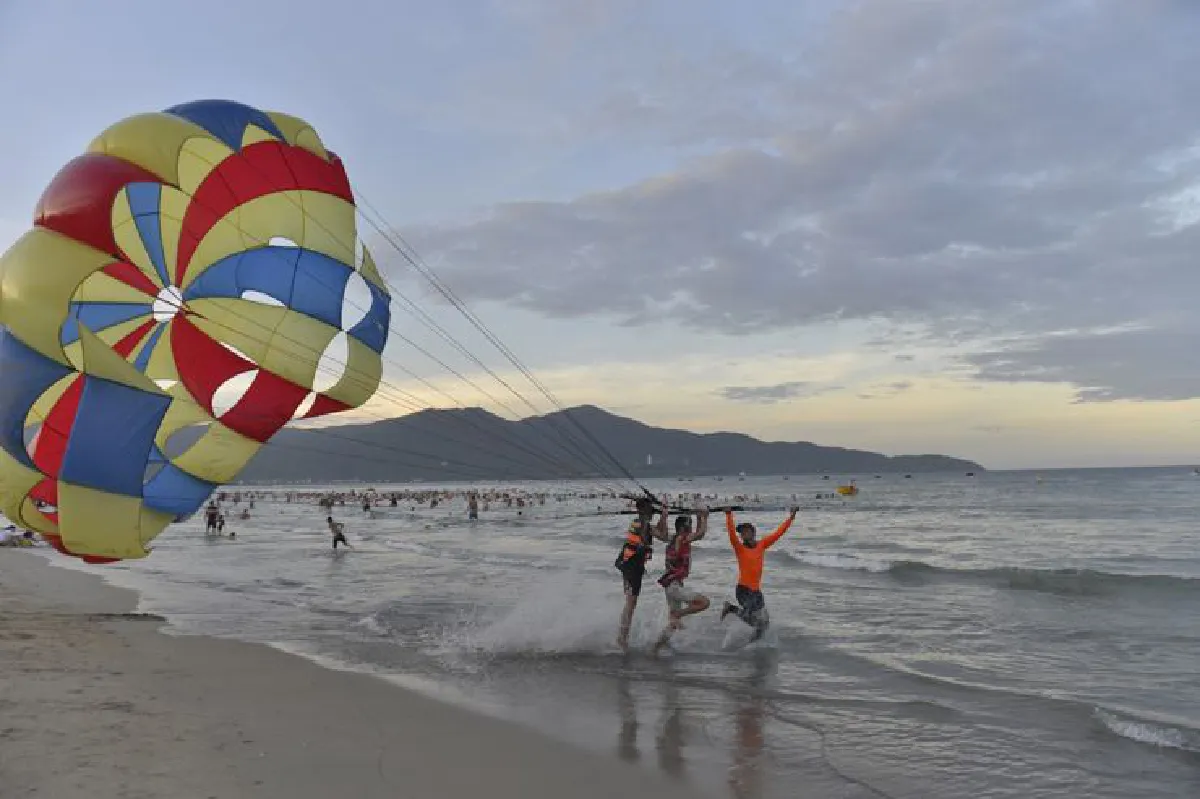 ไปด่าหนัง ชมประวัติศาสตร์ ดูชายหาด เที่ยวเมืองท่า