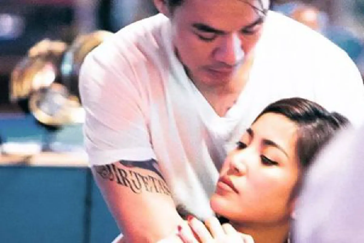หรือว่าจะท้องแล้ว? เอมมี่ มรกต อ้อนสามี ไฮโซเจมส์ หนักมาก