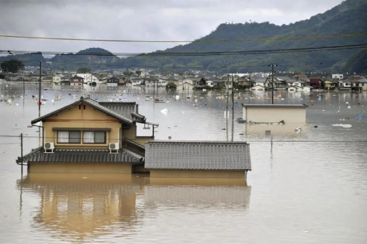 ญี่ปุ่นสั่งอพยพ 1.6 ล้านคน หลังฝนถล่มหนักเป็นประวัติการณ์
