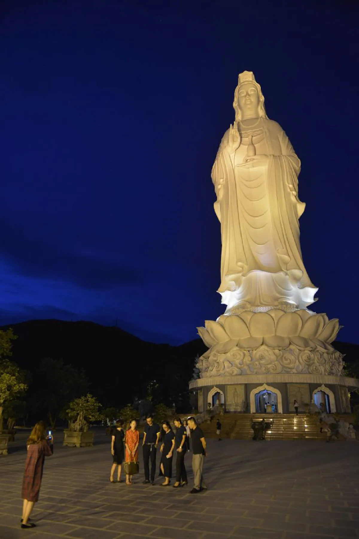 ไปด่าหนัง ชมประวัติศาสตร์ ดูชายหาด เที่ยวเมืองท่า