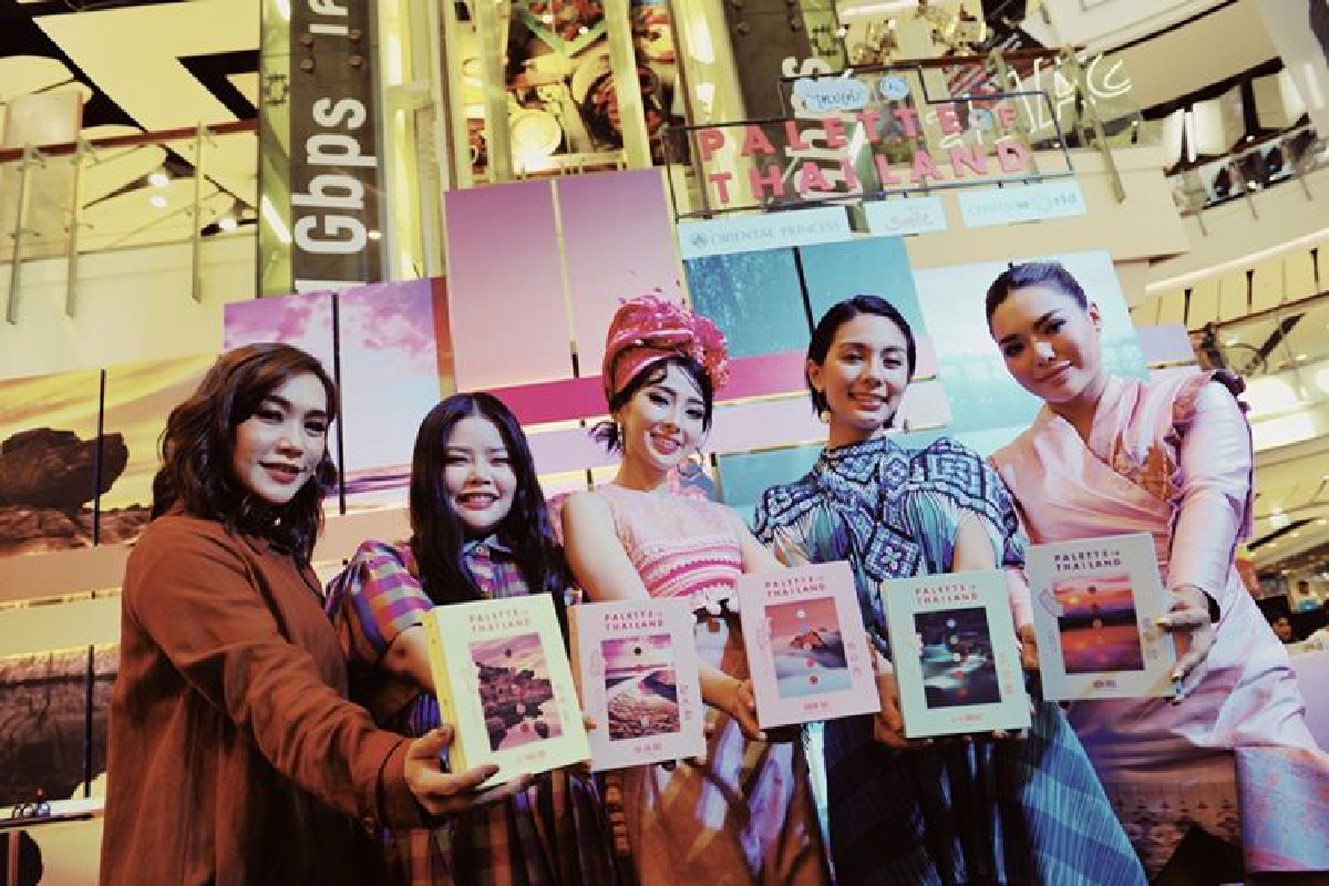 ครั้งแรก! นำสีสันของเมืองไทย สู่ตลับเครื่องสำอางค์ ชวน "ผู้หญิง" เที่ยวอย่างเป็นทางการ กับแคมเปญ "Palette of Thailand" เมื่อ ททท. จับมือ โอเรียนทอล พริ้นเซส ครั้งแรก! นำสีสันของเมืองไทย สู่ตลับเครื่องสำอางค์ ชวน "ผู้หญิง" เที่ยวอย่างเป็นทางการ กับแคมเปญ "Palette of Thailand" เมื่อ ททท. จับมือ โอเรียนทอล พริ้นเซส