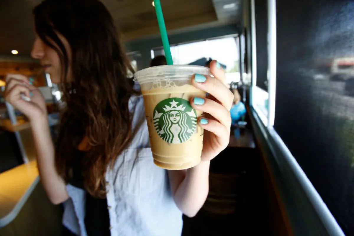 สตาร์บัคส์ประกาศเลิกใช้หลอดพลาสติก ทุกสาขาทั่วโลกภายในปี 2020