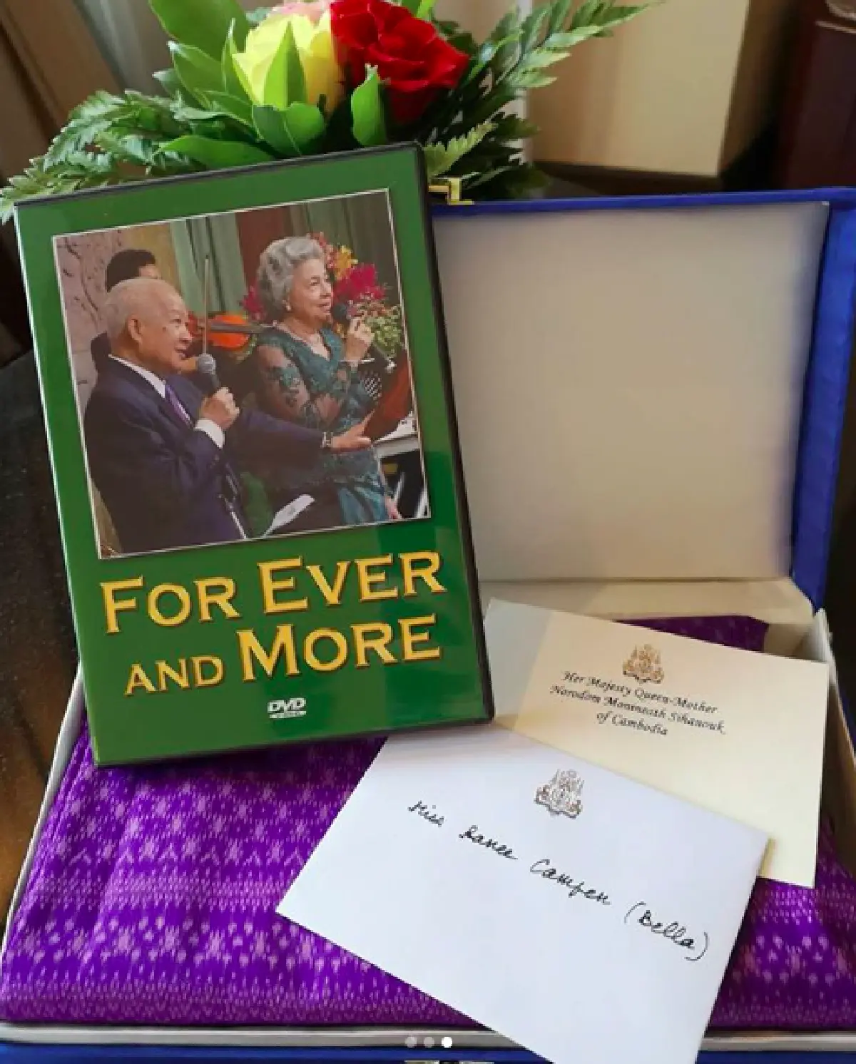 ถือเป็นเกียรติสูงสุด! “เบลล่า” เข้าเฝ้า “พระวรราชมารดา” แห่งกัมพูชา