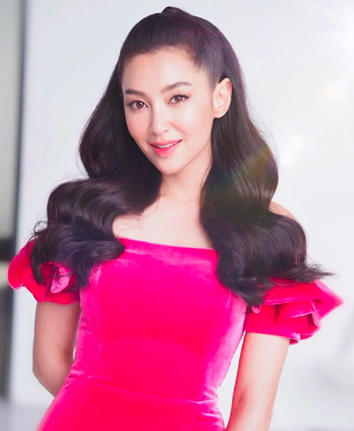 ถือเป็นเกียรติสูงสุด! “เบลล่า” เข้าเฝ้า “พระวรราชมารดา” แห่งกัมพูชา