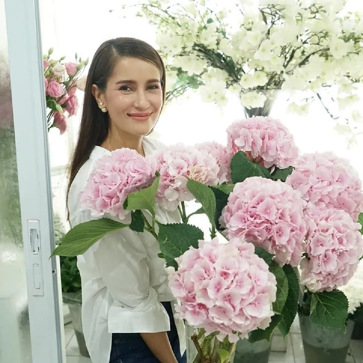 ไม่เคยลืมผู้มีพระคุณ! แอน ทองประสม เยี่ยมลุงขับสิบล้อส่งรร.ตอนเด็ก